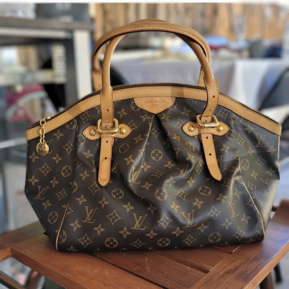 Louis Vuitton Tivoli bag Sale💋